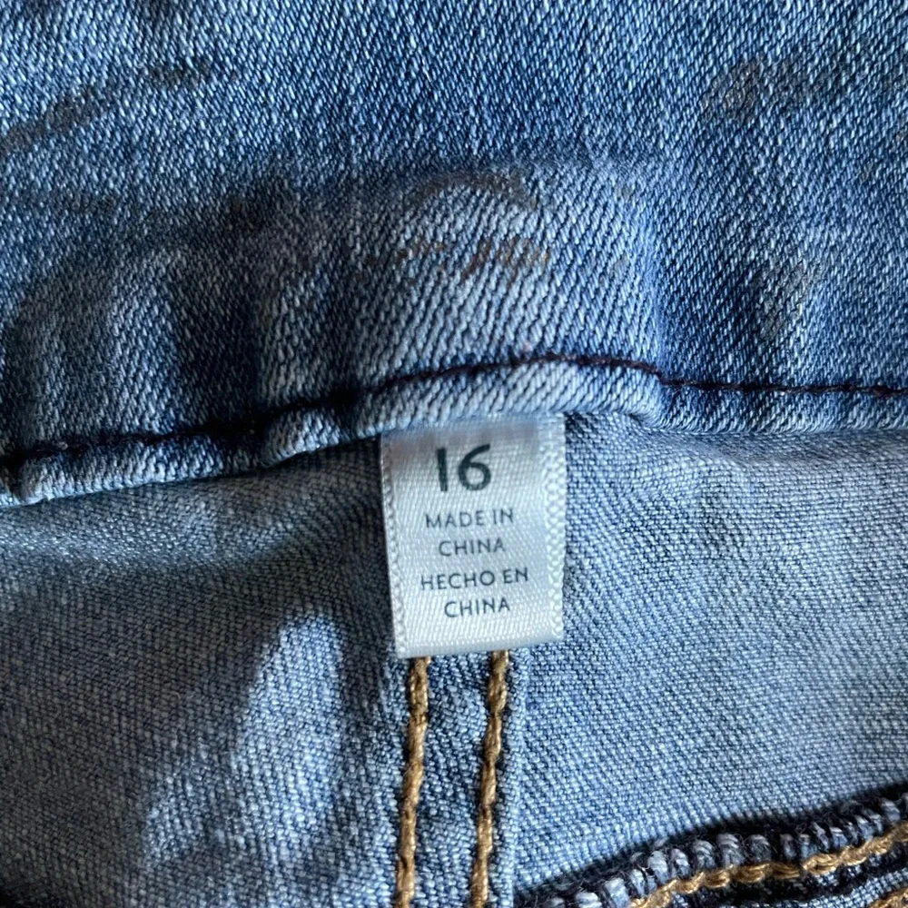 Seven7 Jeans, Size 16, Distressed - Picture 7 of 9
